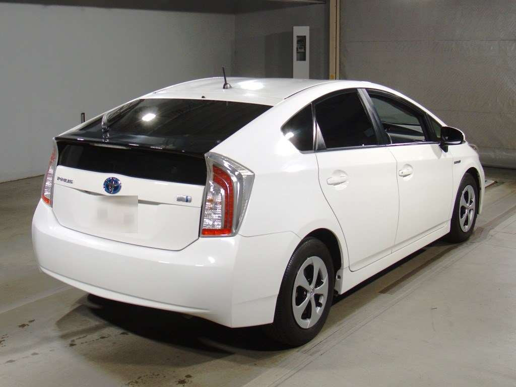 2013 Toyota Prius ZVW30[1]