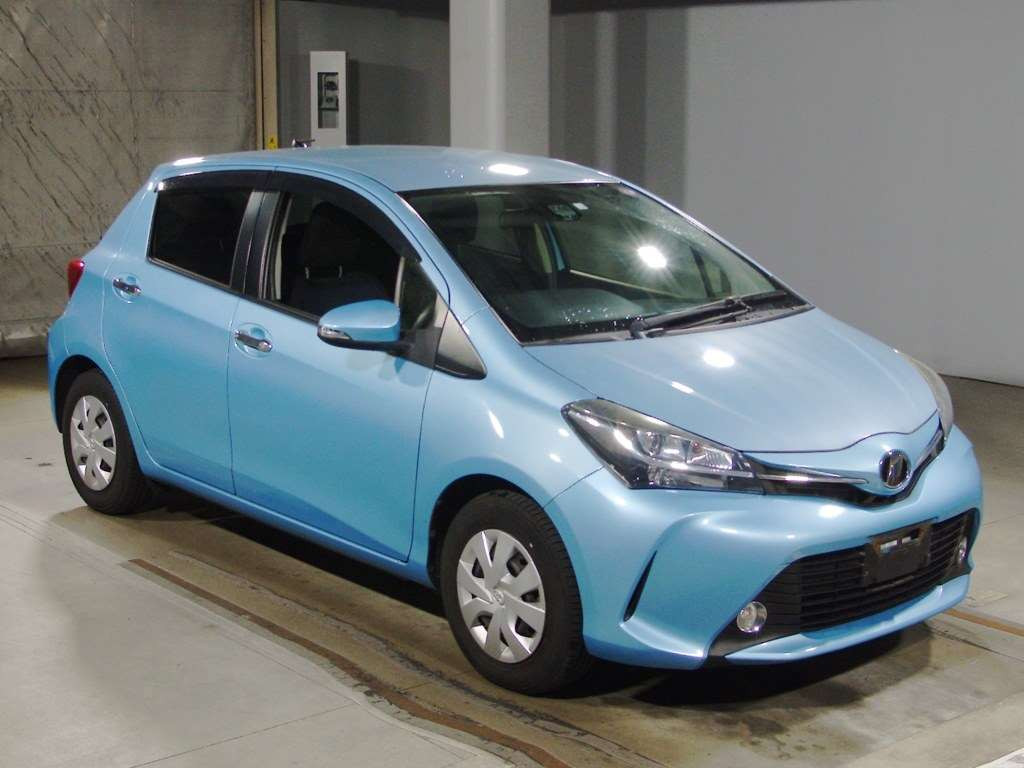 2016 Toyota Vitz NSP130[2]