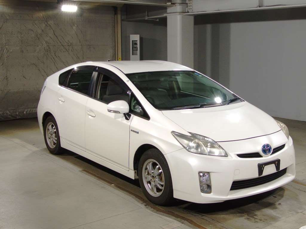 2010 Toyota Prius ZVW30[2]