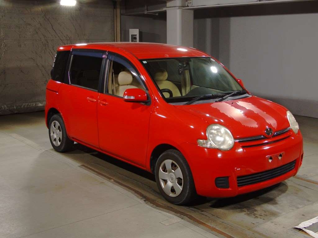 2010 Toyota Sienta NCP81G[2]