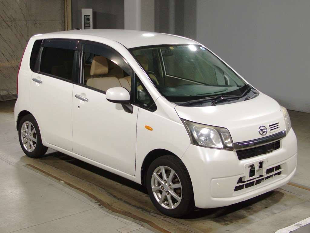 2013 Daihatsu Move LA100S[2]