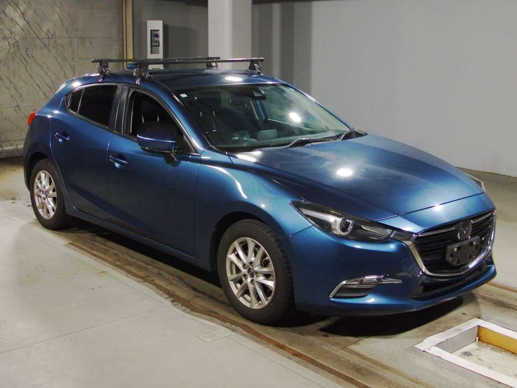 2017 Mazda Axela Sport BMLFS[2]