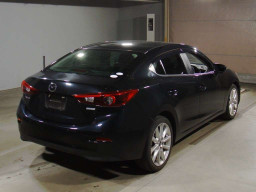 2017 Mazda Axela