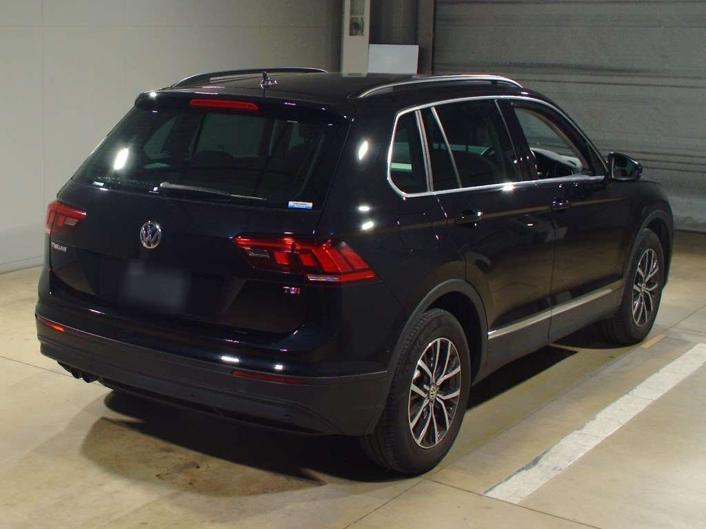 2017 Volkswagen Tiguan 5NCZE[1]