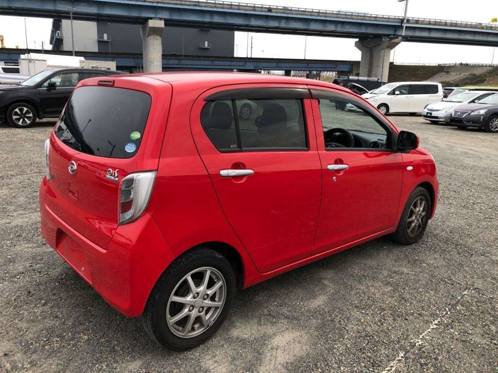 2014 Daihatsu Mira es LA300S[1]