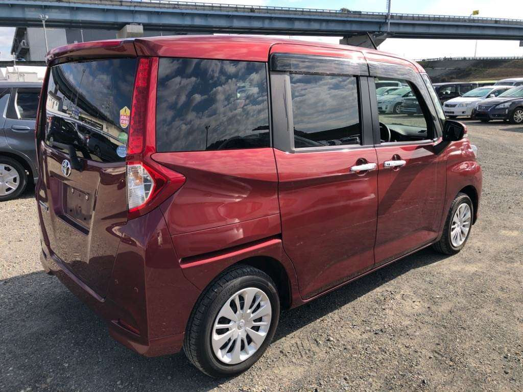 2019 Toyota Roomy M900A[1]