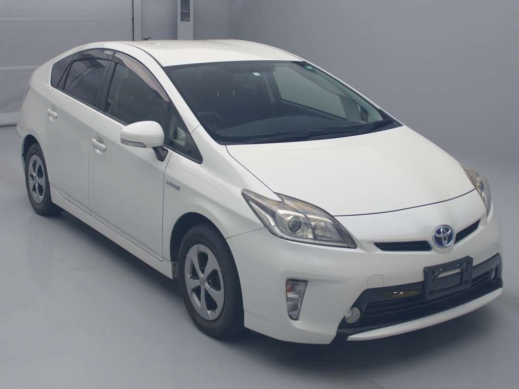 2014 Toyota Prius ZVW30[2]