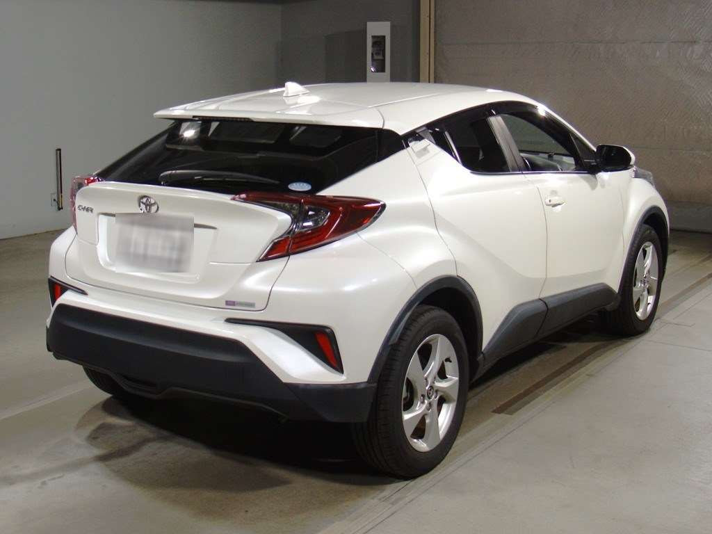 2019 Toyota C-HR NGX50[1]