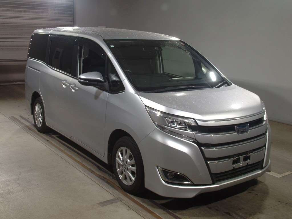 2020 Toyota Noah ZWR80G[2]