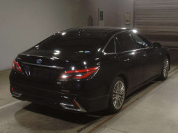 2019 Toyota Crown Hybrid