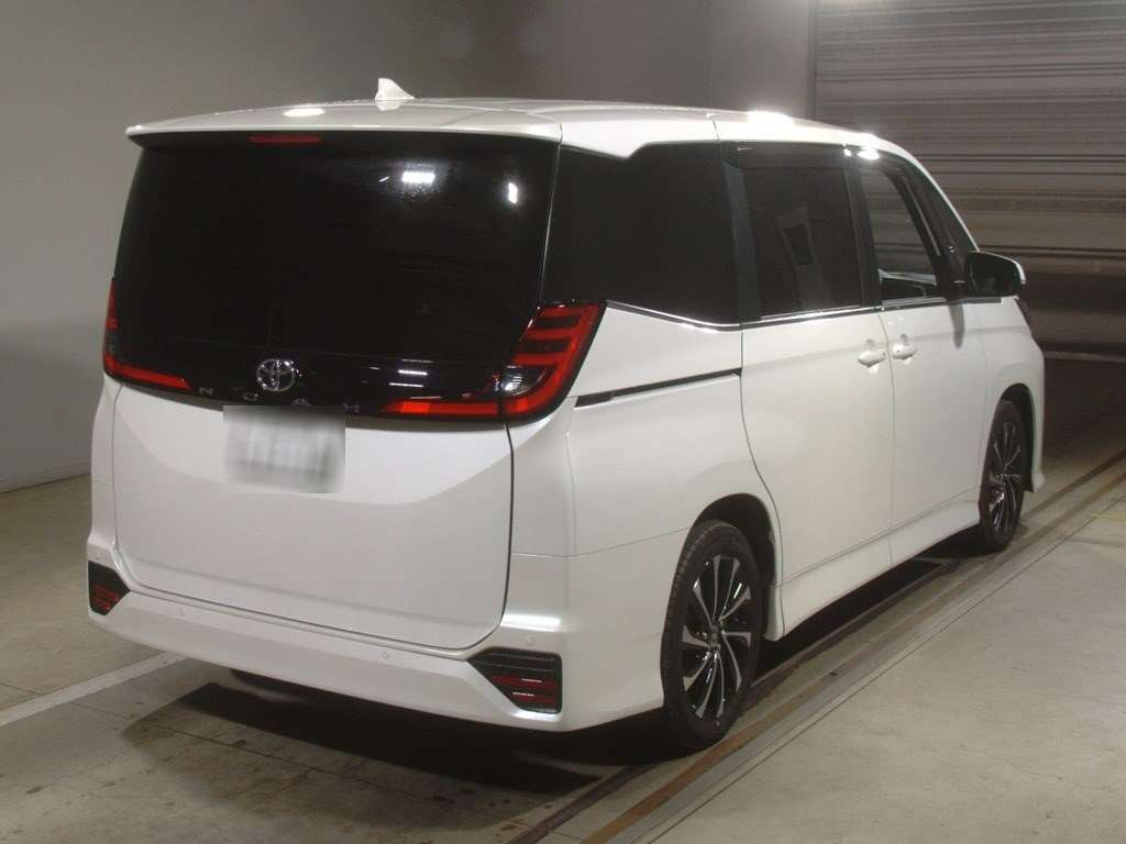 2024 Toyota Noah MZRA90W[1]