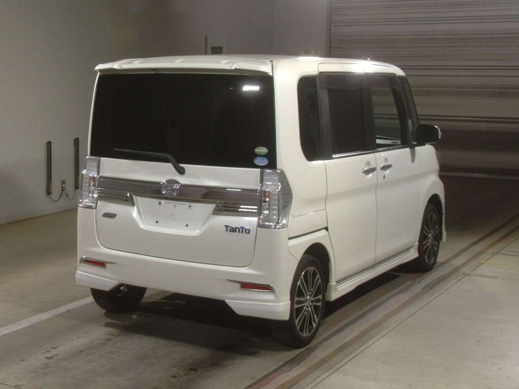 2015 Daihatsu Tanto Custom LA600S[1]