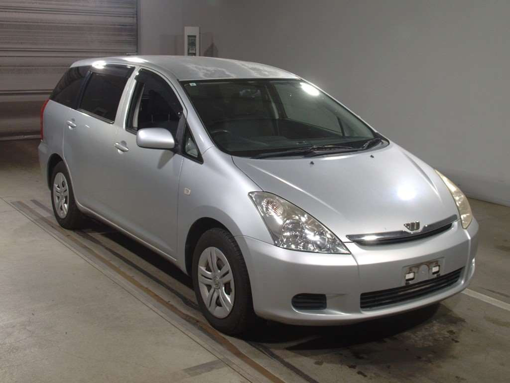 2003 Toyota Wish ZNE10G[2]