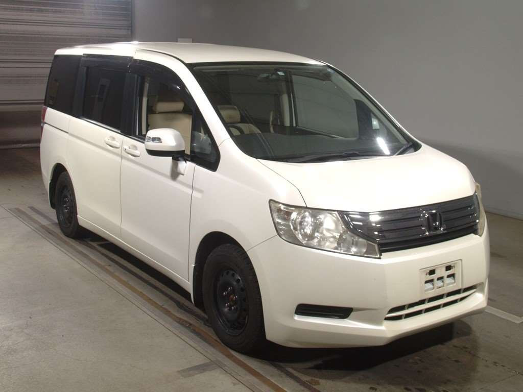 2011 Honda Step WGN RK1[2]