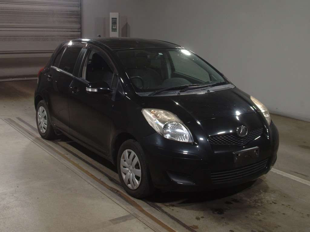 2009 Toyota Vitz SCP90[2]