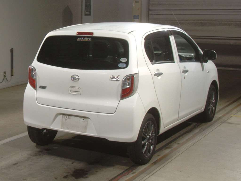 2011 Daihatsu Mira es LA300S[1]