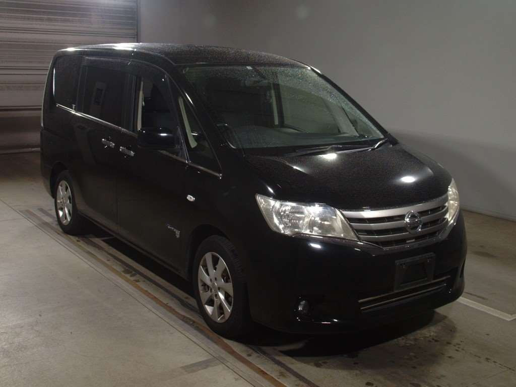 2013 Nissan Serena HC26[2]