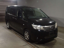 2013 Nissan Serena