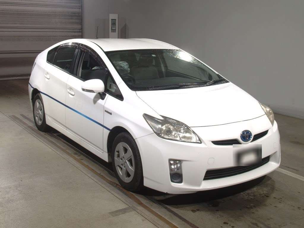 2011 Toyota Prius ZVW30[2]