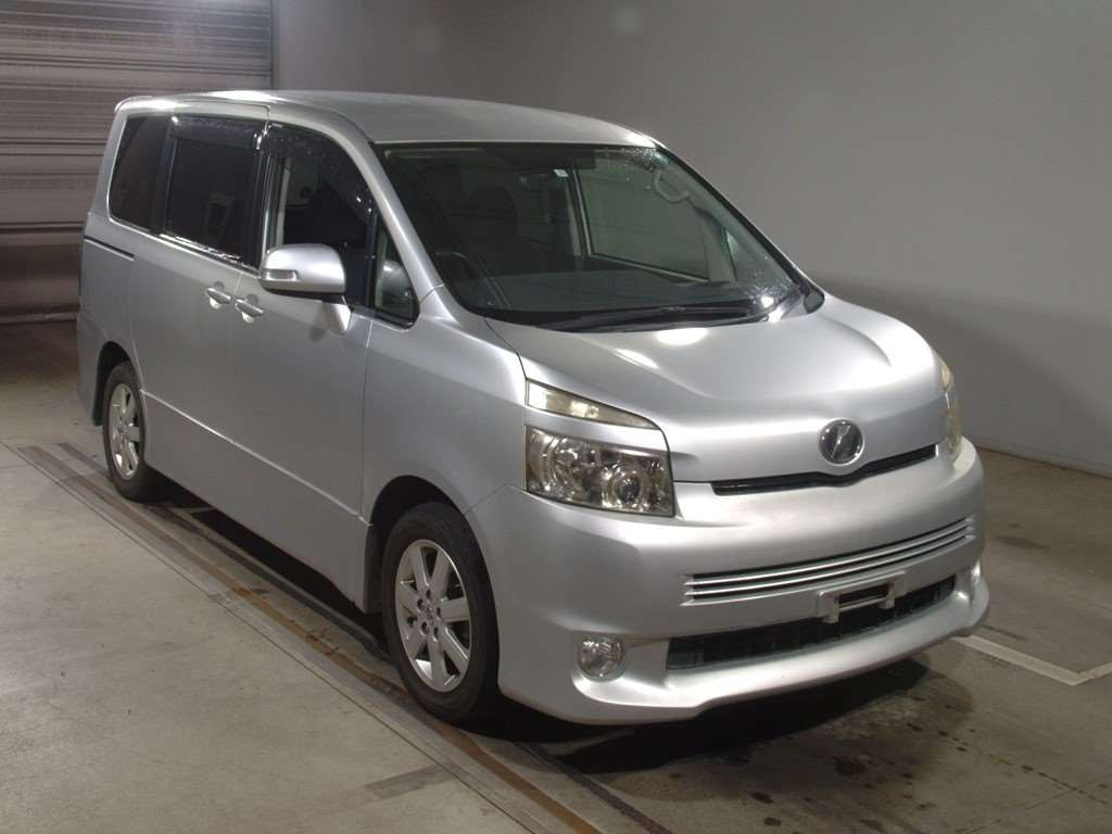 2009 Toyota Voxy ZRR70W[2]