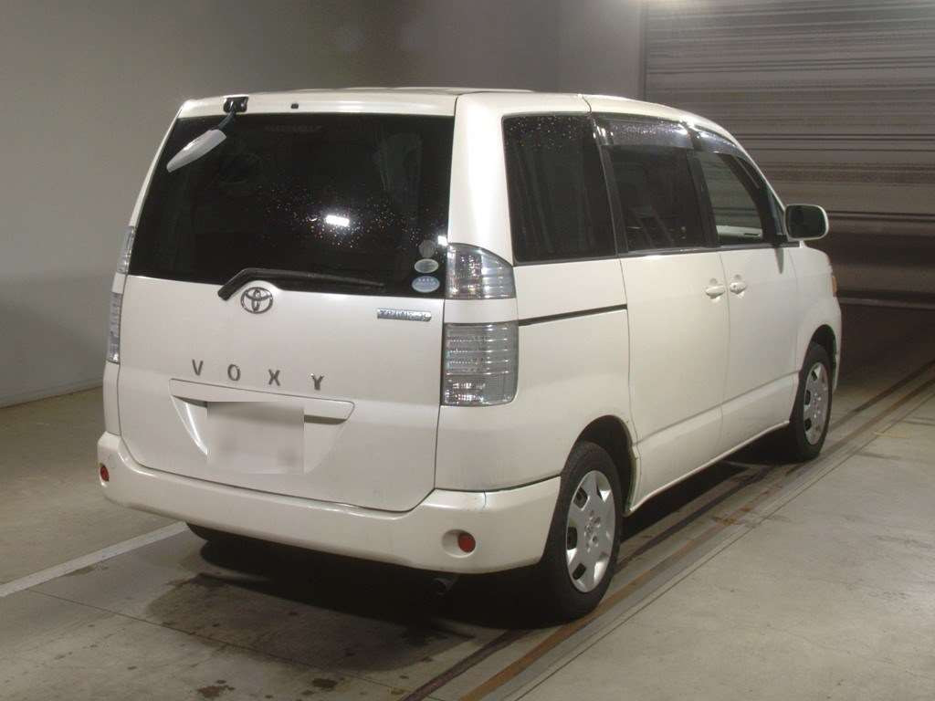 2006 Toyota Voxy AZR60G[1]