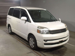 2006 Toyota Voxy