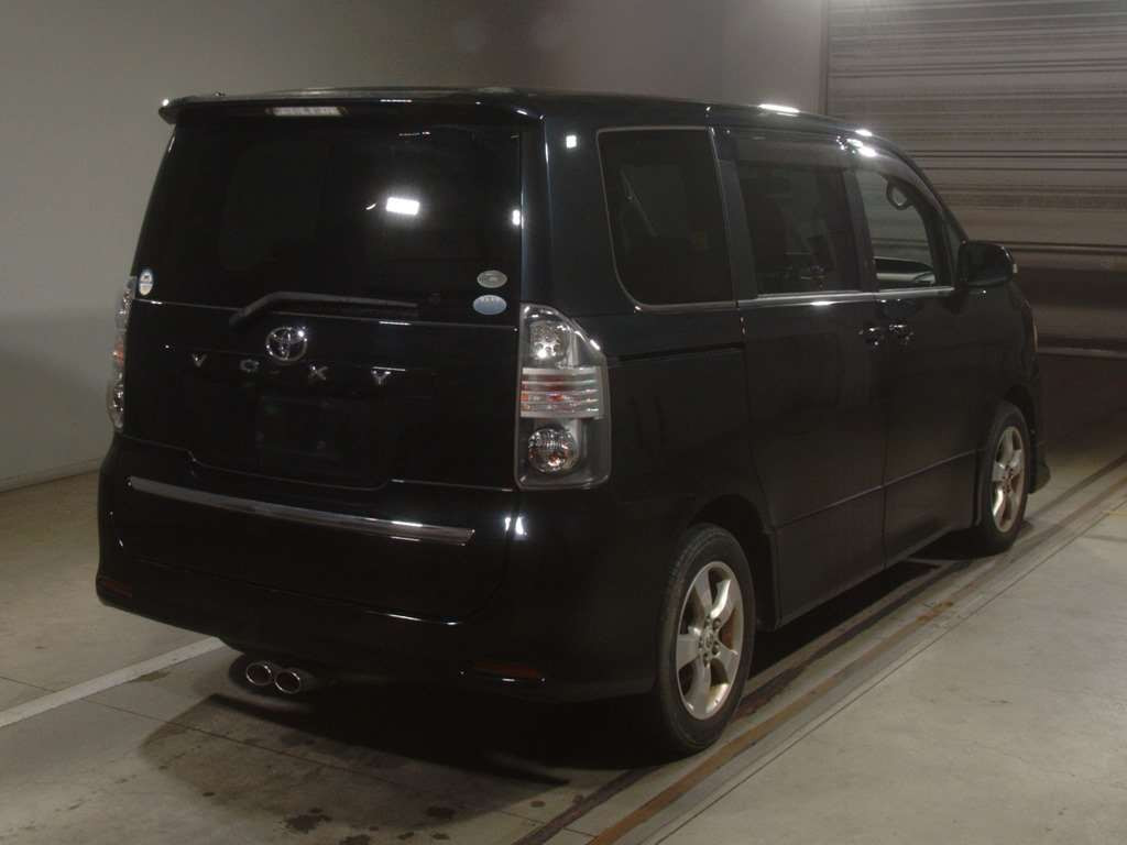 2008 Toyota Voxy ZRR70W[1]