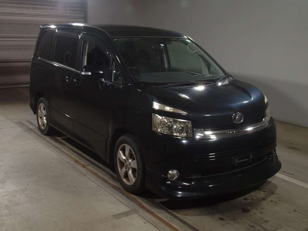 2008 Toyota Voxy ZRR70W[2]