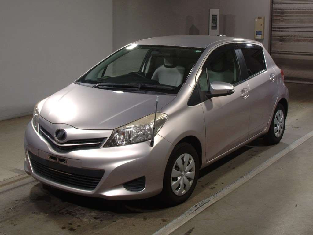 2011 Toyota Vitz NSP130[0]