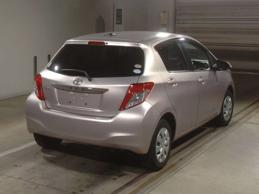 2011 Toyota Vitz NSP130[1]