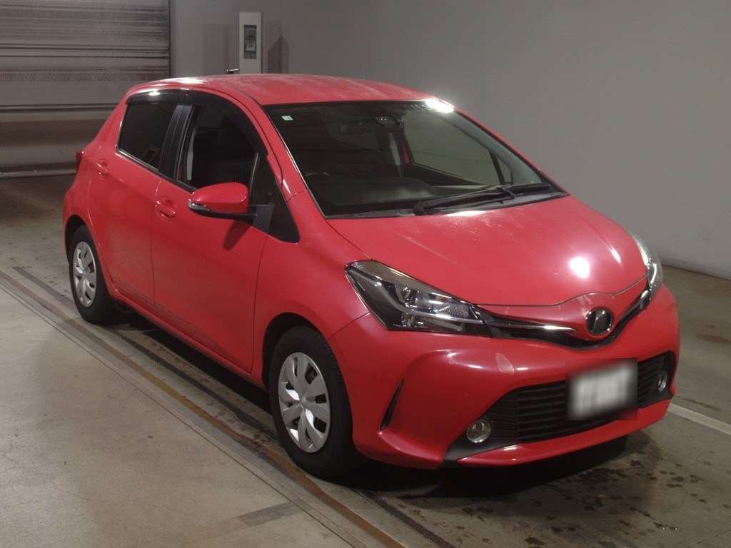 2016 Toyota Vitz NSP130[2]