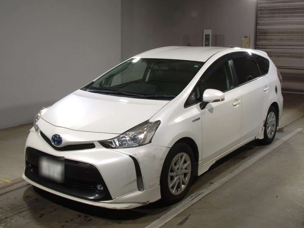 2015 Toyota Prius alpha ZVW41W[0]