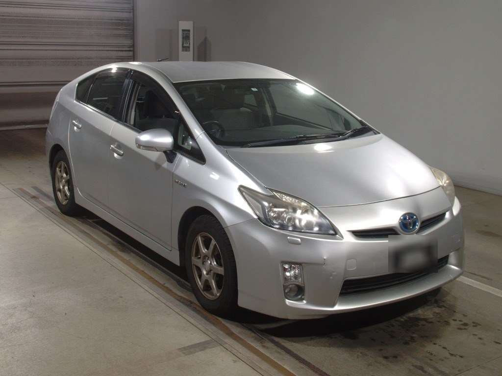 2011 Toyota Prius ZVW30[2]