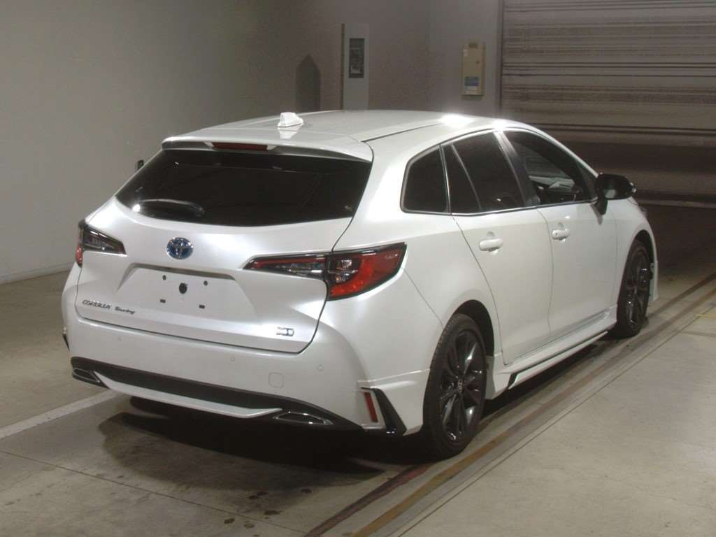 2021 Toyota Corolla Touring Wagon ZWE211W[1]