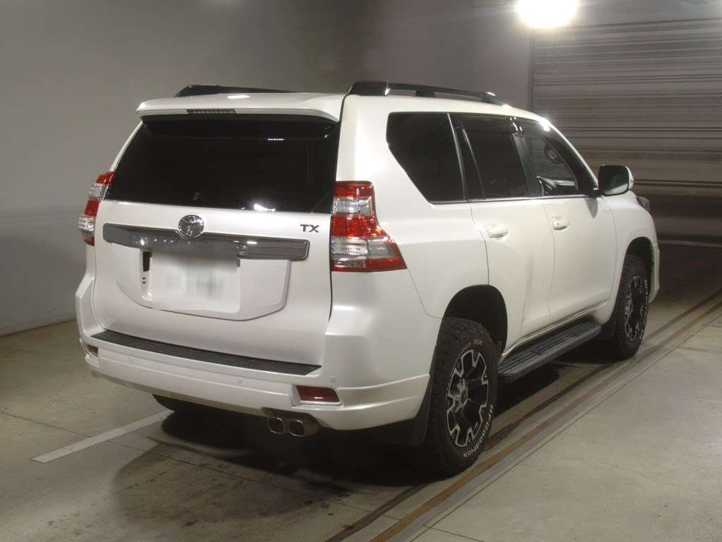 2016 Toyota Land Cruiser Prado TRJ150W[1]