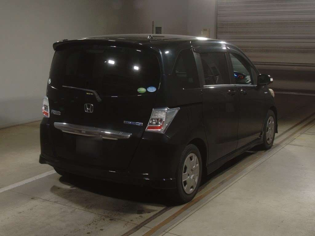 2013 Honda Freed hybrid GP3[1]