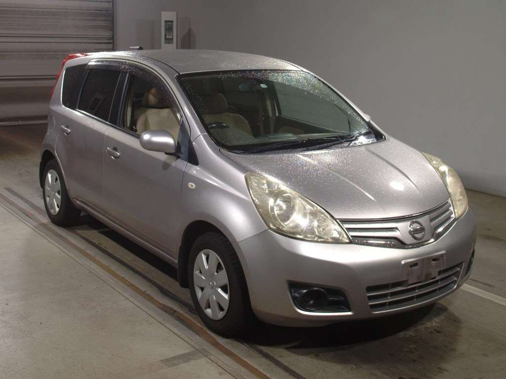 2010 Nissan Note E11[2]