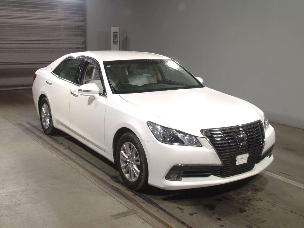 2014 Toyota Crown GRS210[2]