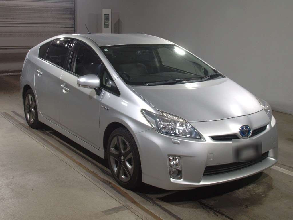 2011 Toyota Prius ZVW30[2]