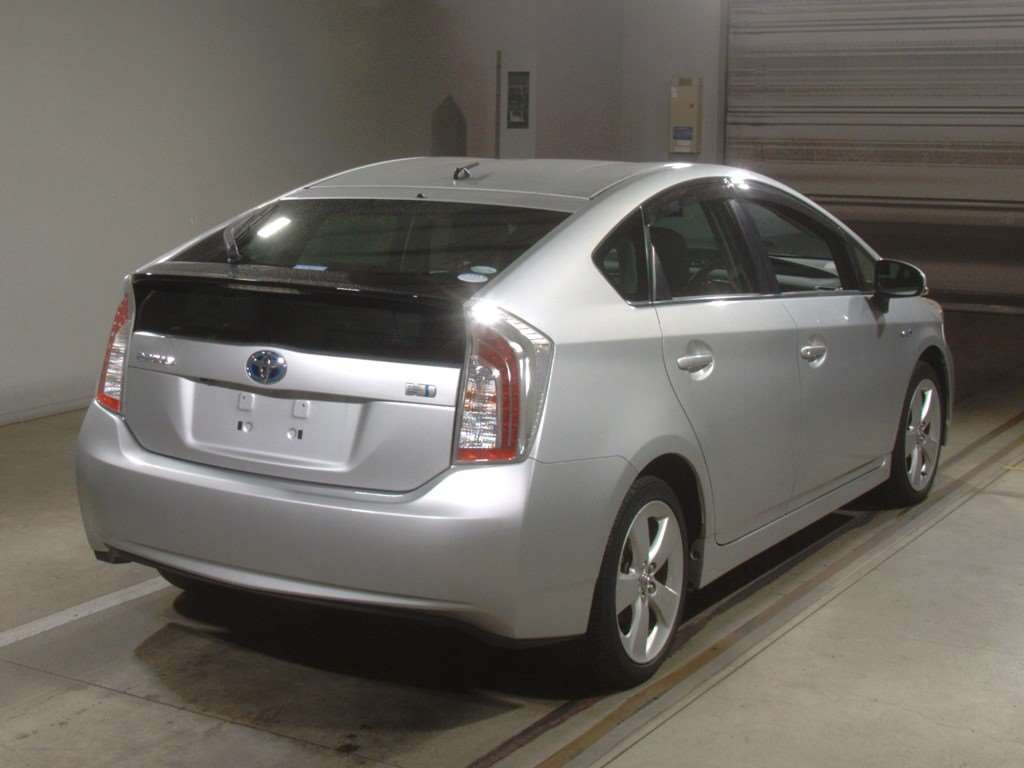 2015 Toyota Prius ZVW30[1]