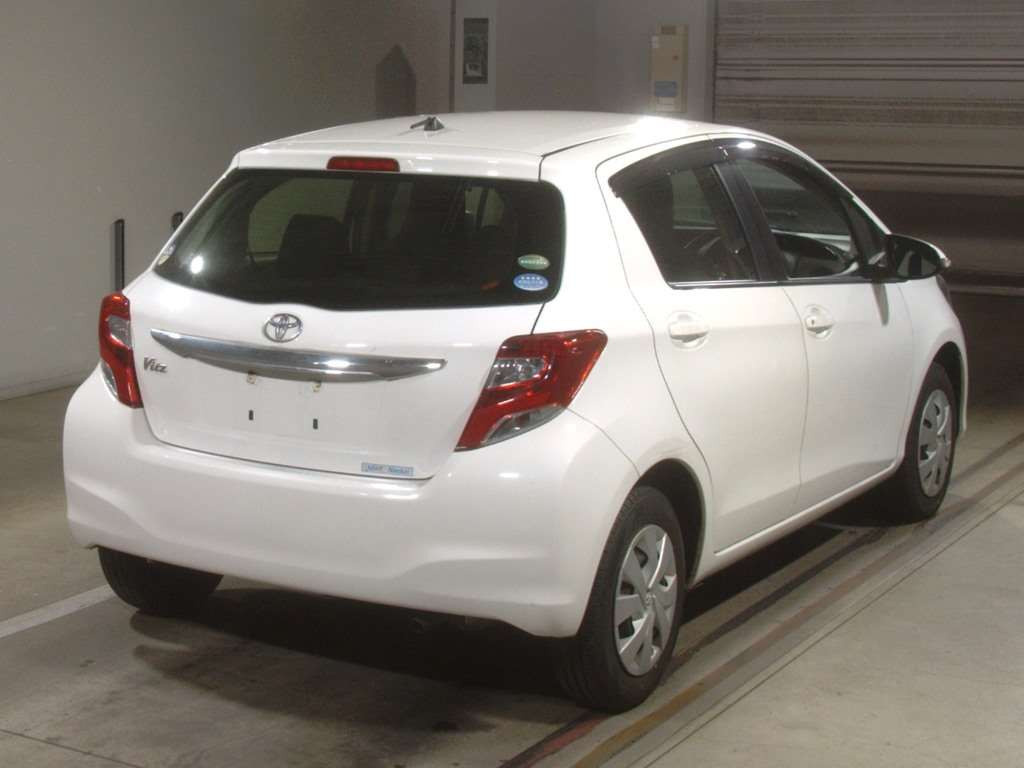 2016 Toyota Vitz KSP130[1]