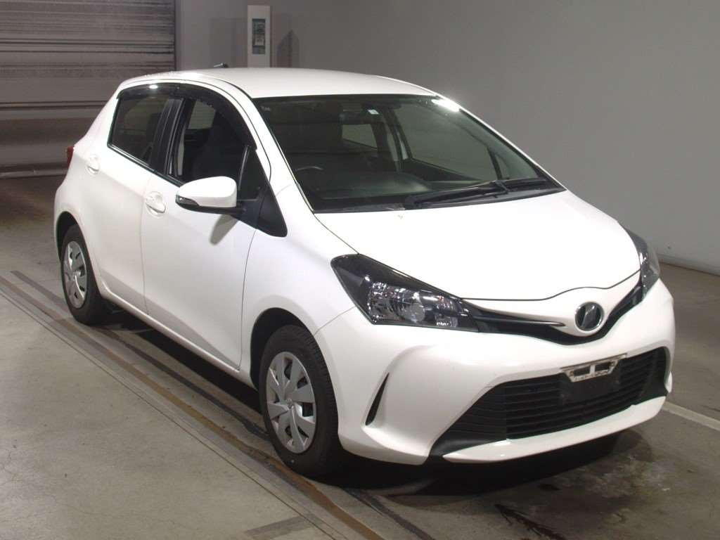 2016 Toyota Vitz KSP130[2]