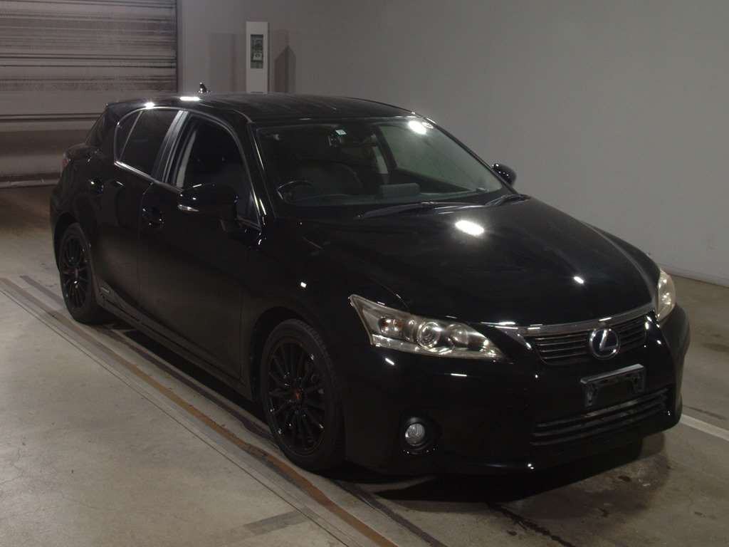 2011 Lexus CT ZWA10[2]