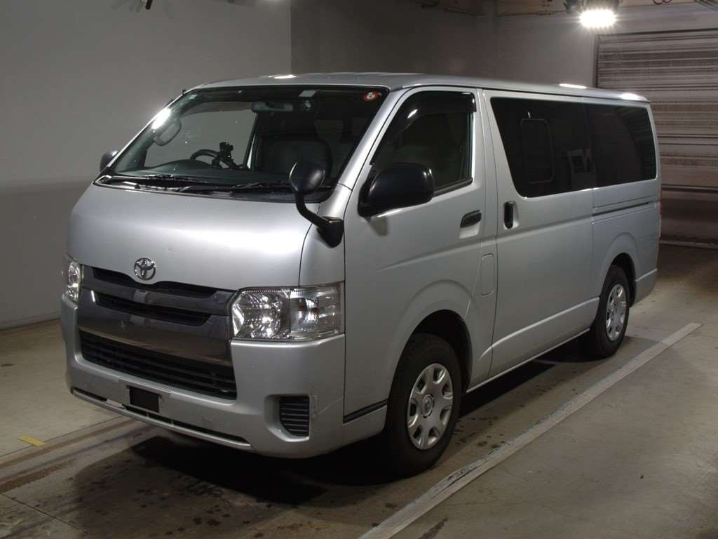 2016 Toyota Regiusace Van KDH206V[0]