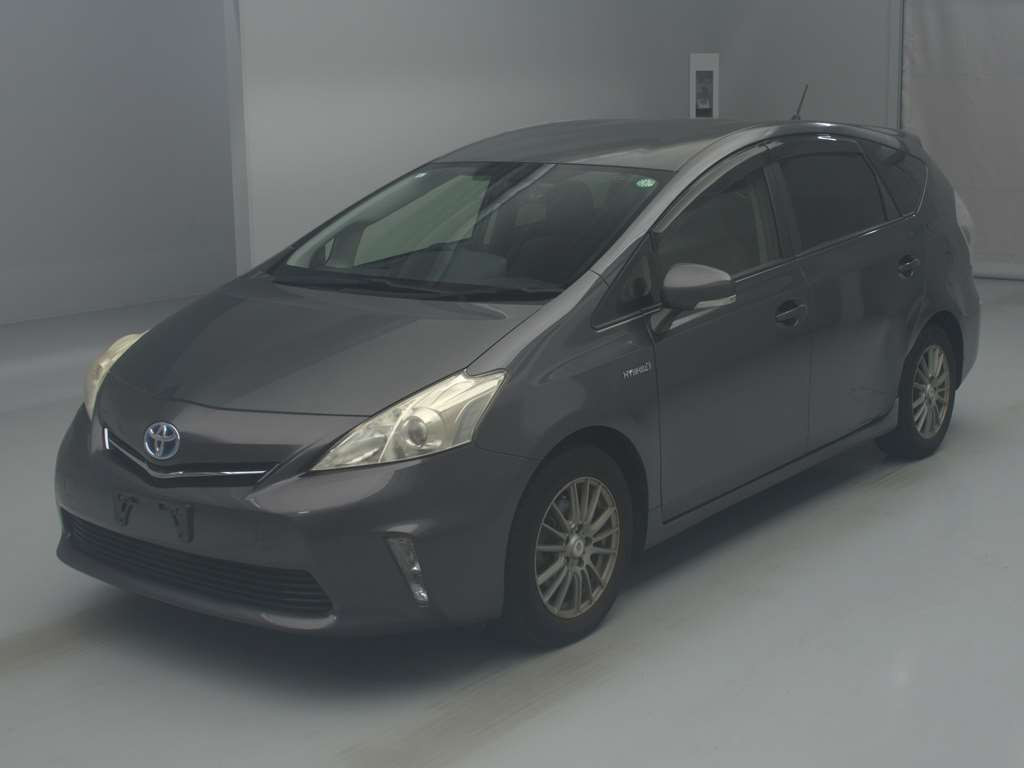 2013 Toyota Prius alpha ZVW41W[0]