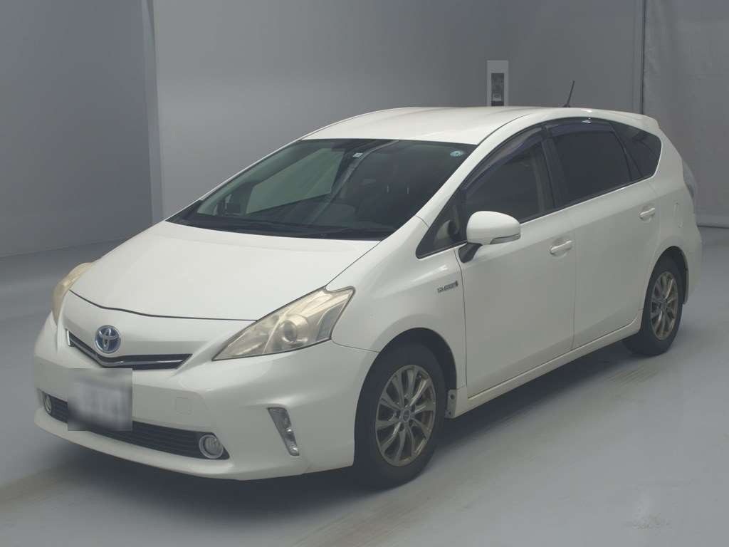 2013 Toyota Prius alpha ZVW41W[0]