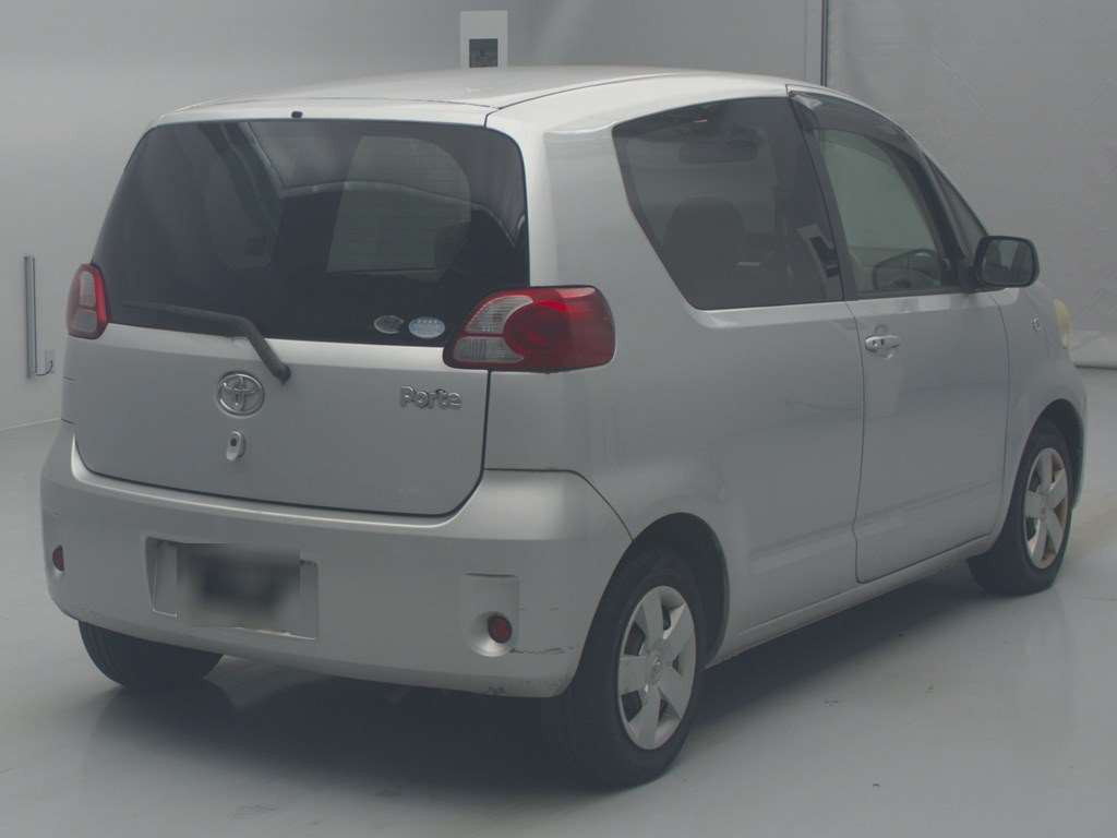 2011 Toyota Porte NNP10[1]