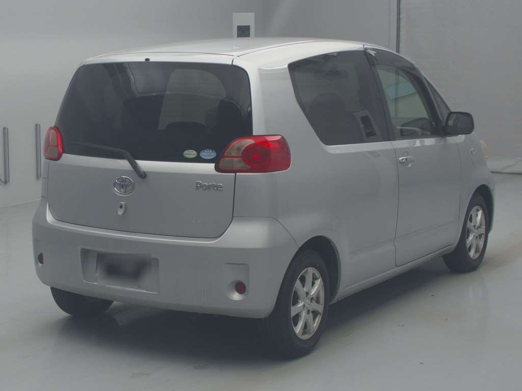 2005 Toyota Porte NNP10[1]