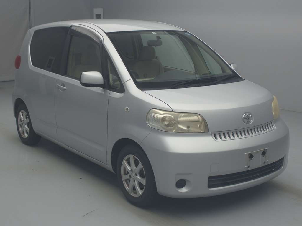 2005 Toyota Porte NNP10[2]