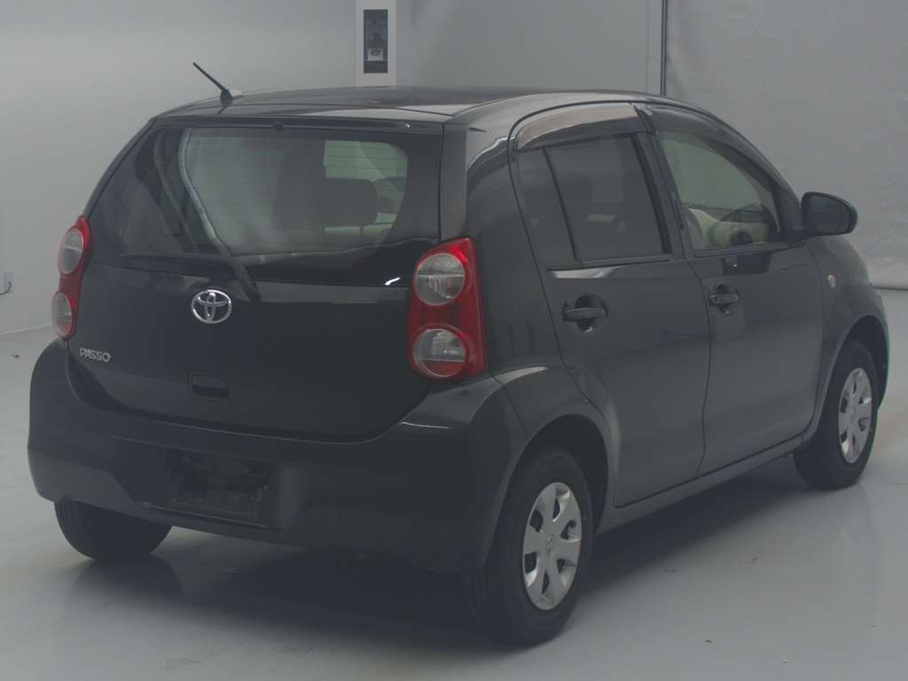 2012 Toyota Passo KGC30[1]